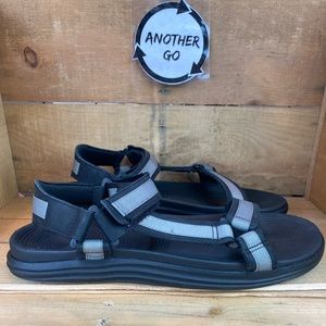 Men’s Sperry Regatta 2 Black And Gray Strap Sandal